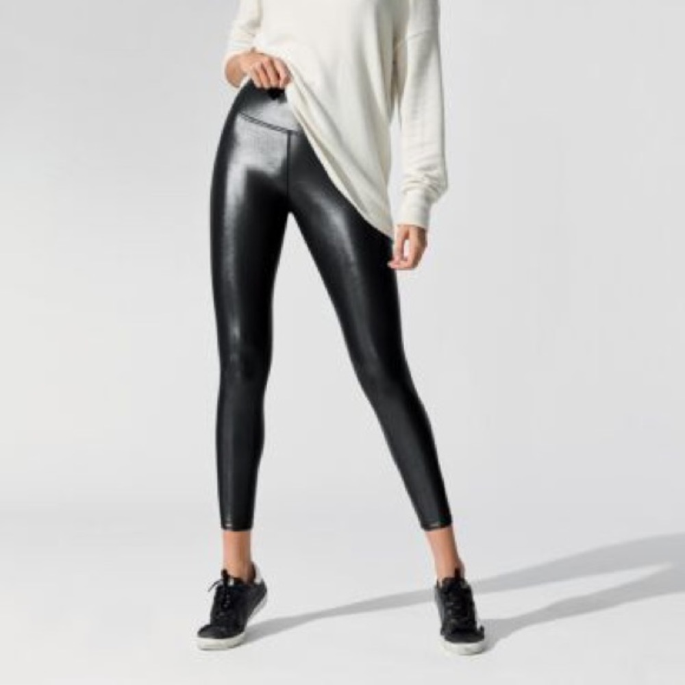 Black shiny leggings